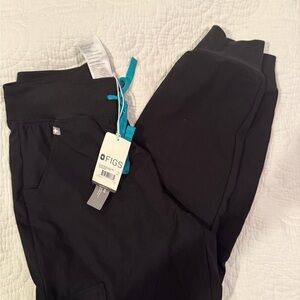 Women’s Fig scrubs size small petite Zamora black NWT
